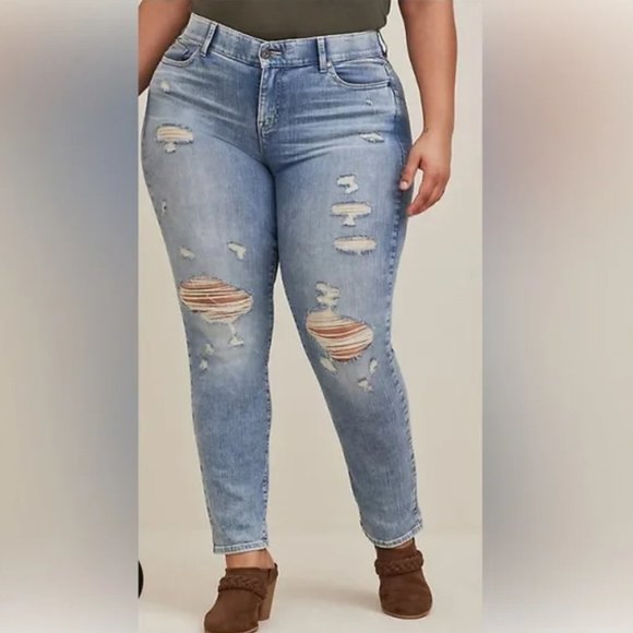 torrid Denim - NWT TORRID BOMBSHELL STRAIGHT PREMIUM STRETCH HIGH RISE JEANS - SIZE 18 SHORT